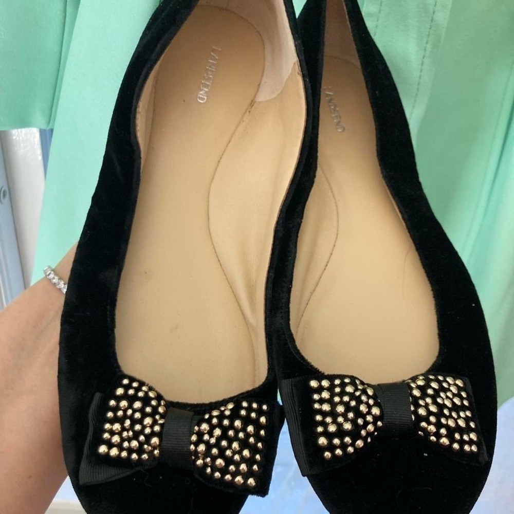 Black velvet flats with gold studded bow detail #glamour Landsend 9B